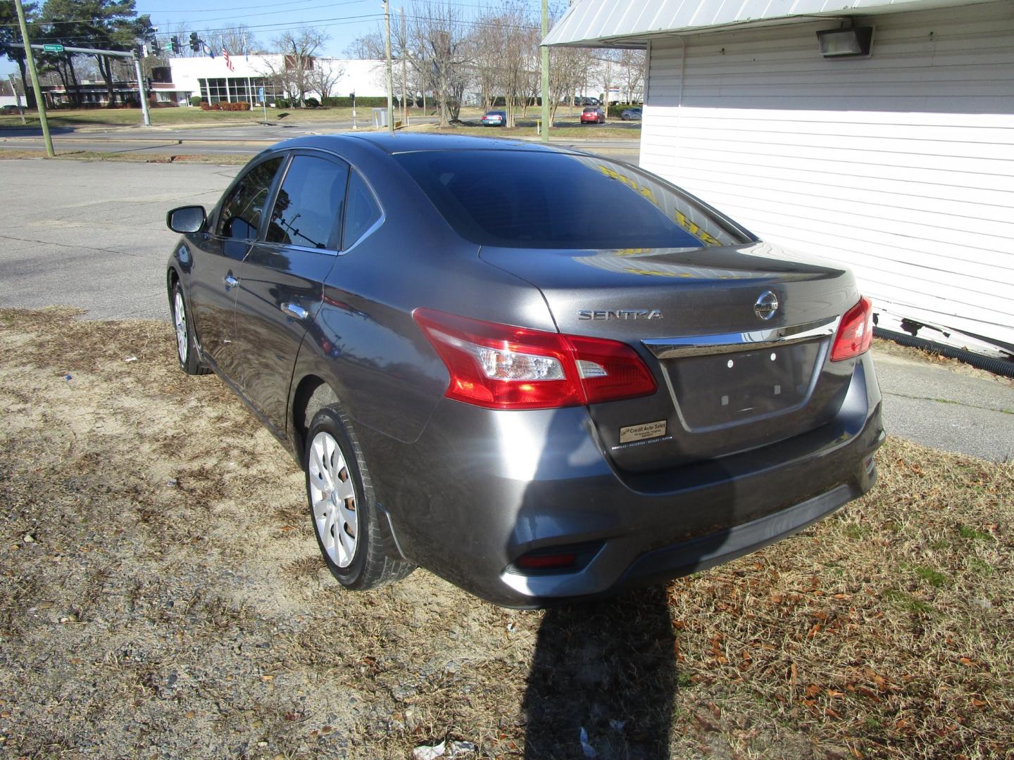 2016 Gray Nissan Sentra (3N1AB7AP6GY) , located at 2553 Airline Blvd, Portsmouth, VA, 23701, (757) 488-8331, 36.813889, -76.357597 - **VEHICLE TERMS*** Down Payment: $599 Weekly Payment: $95 APR: 23.9% Repayment Terms: 42 Months ***CALL ELIZABETH SMITH - DIRECTOR OF MARKETING @ 757-488-8331 TO SCHEDULE YOUR APPOINTMENT TODAY AND GET PRE-APPROVED RIGHT OVER THE PHONE*** - Photo#7